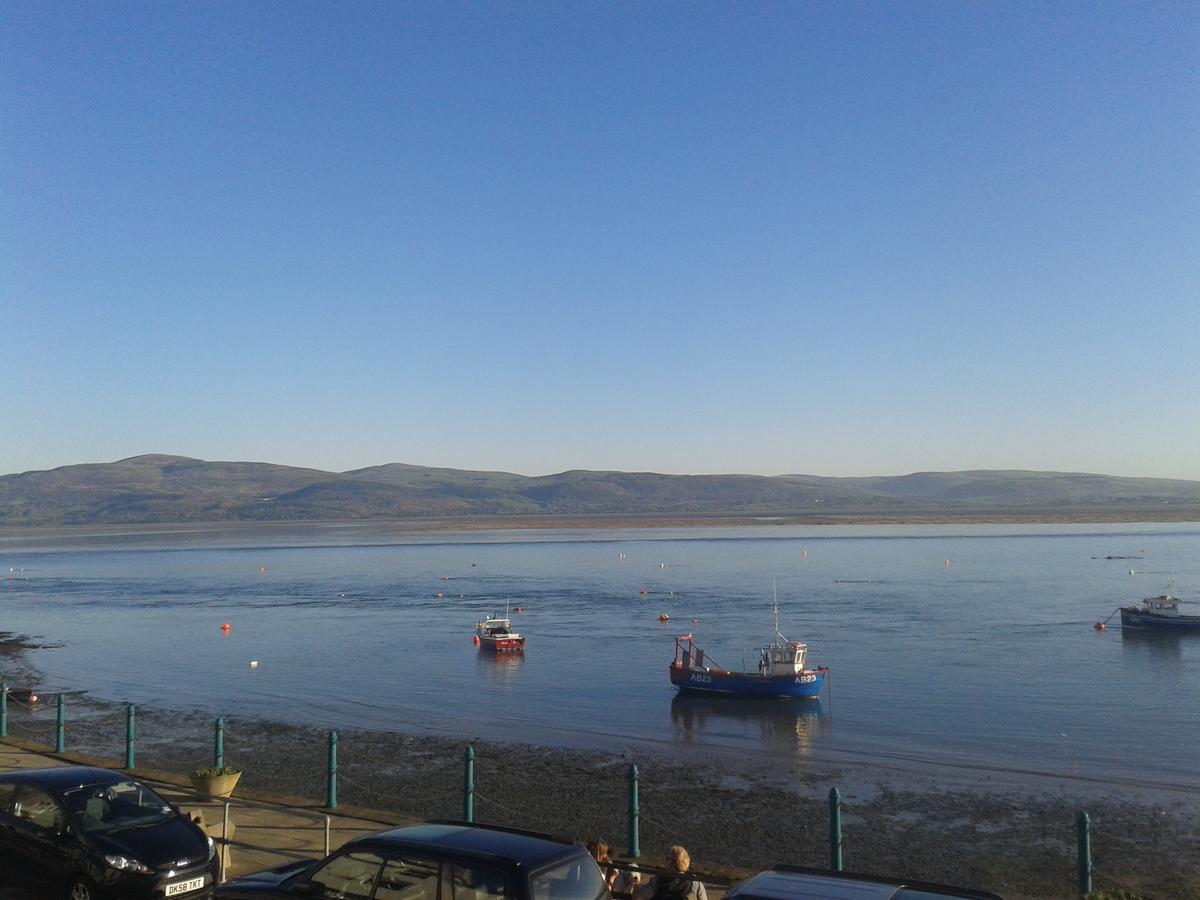 The Britannia Coaching Inn Aberdyfi Exterior photo